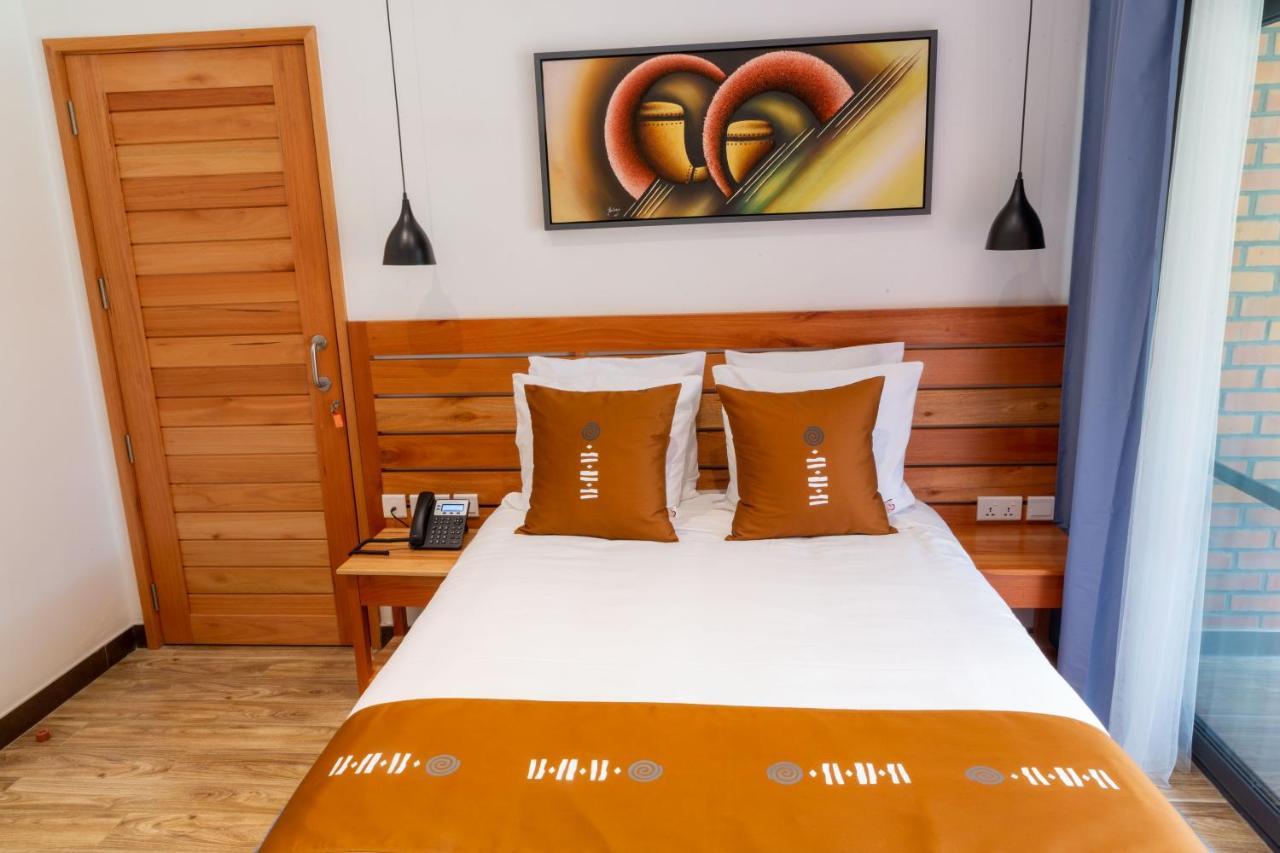 Hotel Chez Lando Kigali Bagian luar foto