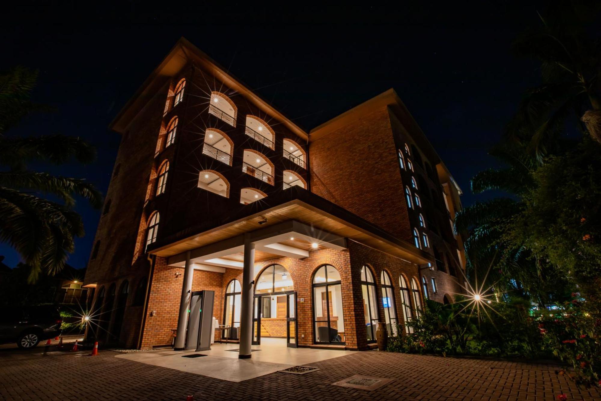Hotel Chez Lando Kigali Bagian luar foto
