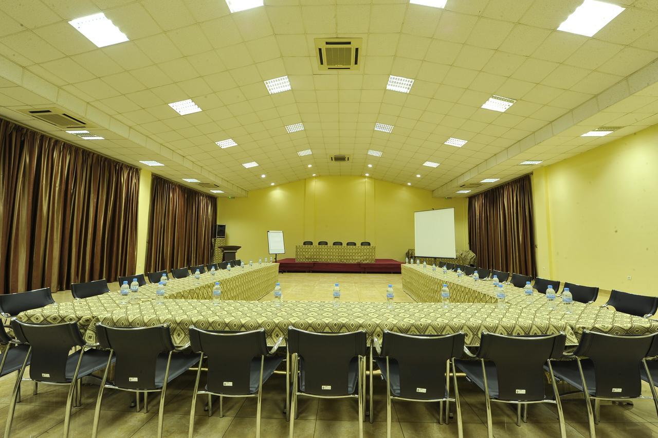 Hotel Chez Lando Kigali Bagian luar foto