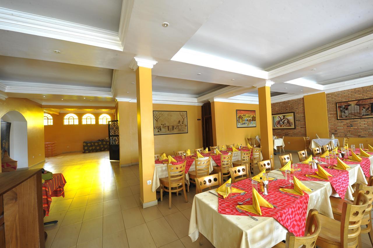 Hotel Chez Lando Kigali Bagian luar foto