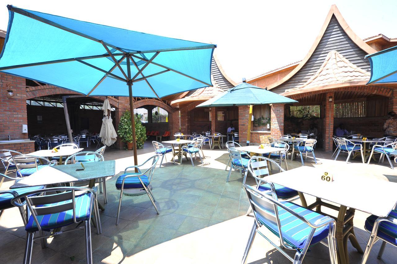 Hotel Chez Lando Kigali Bagian luar foto