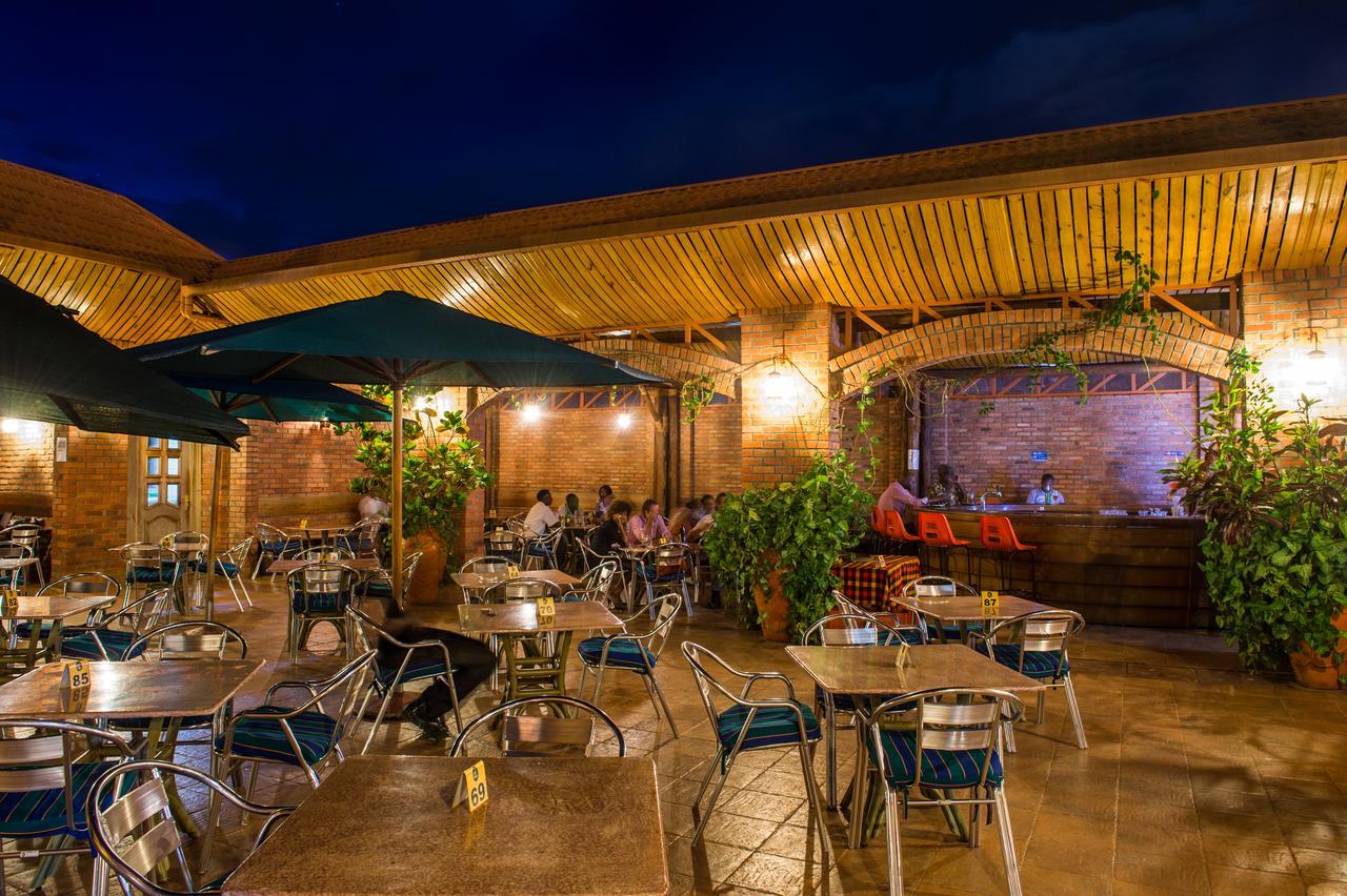 Hotel Chez Lando Kigali Bagian luar foto