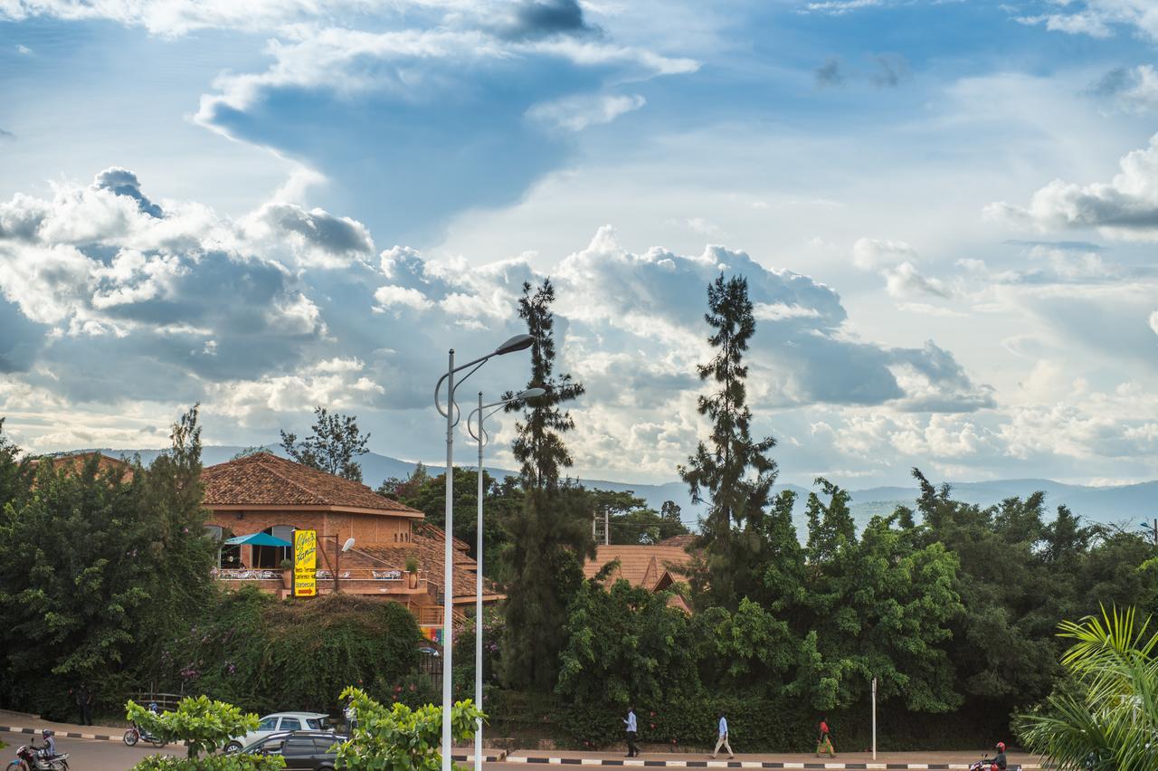 Hotel Chez Lando Kigali Bagian luar foto