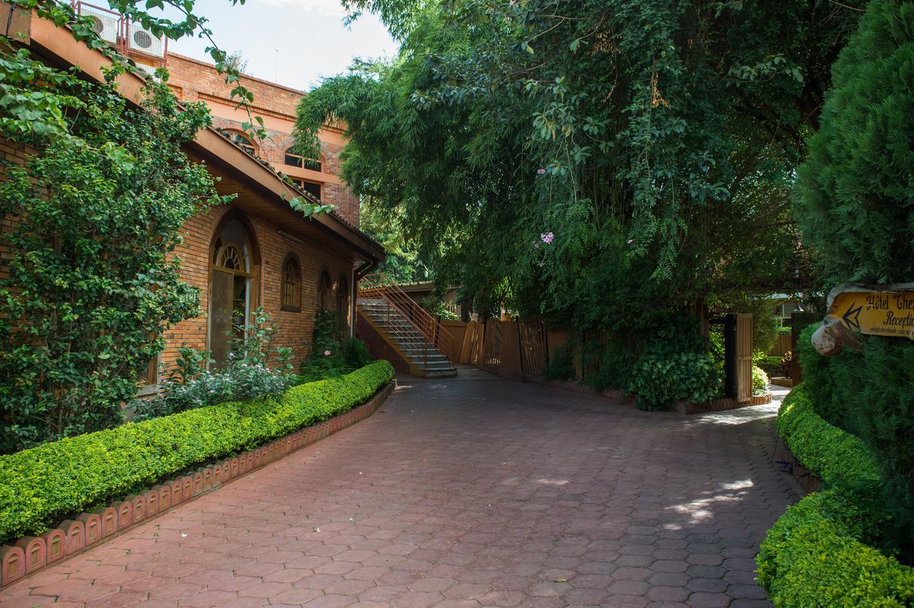 Hotel Chez Lando Kigali Bagian luar foto