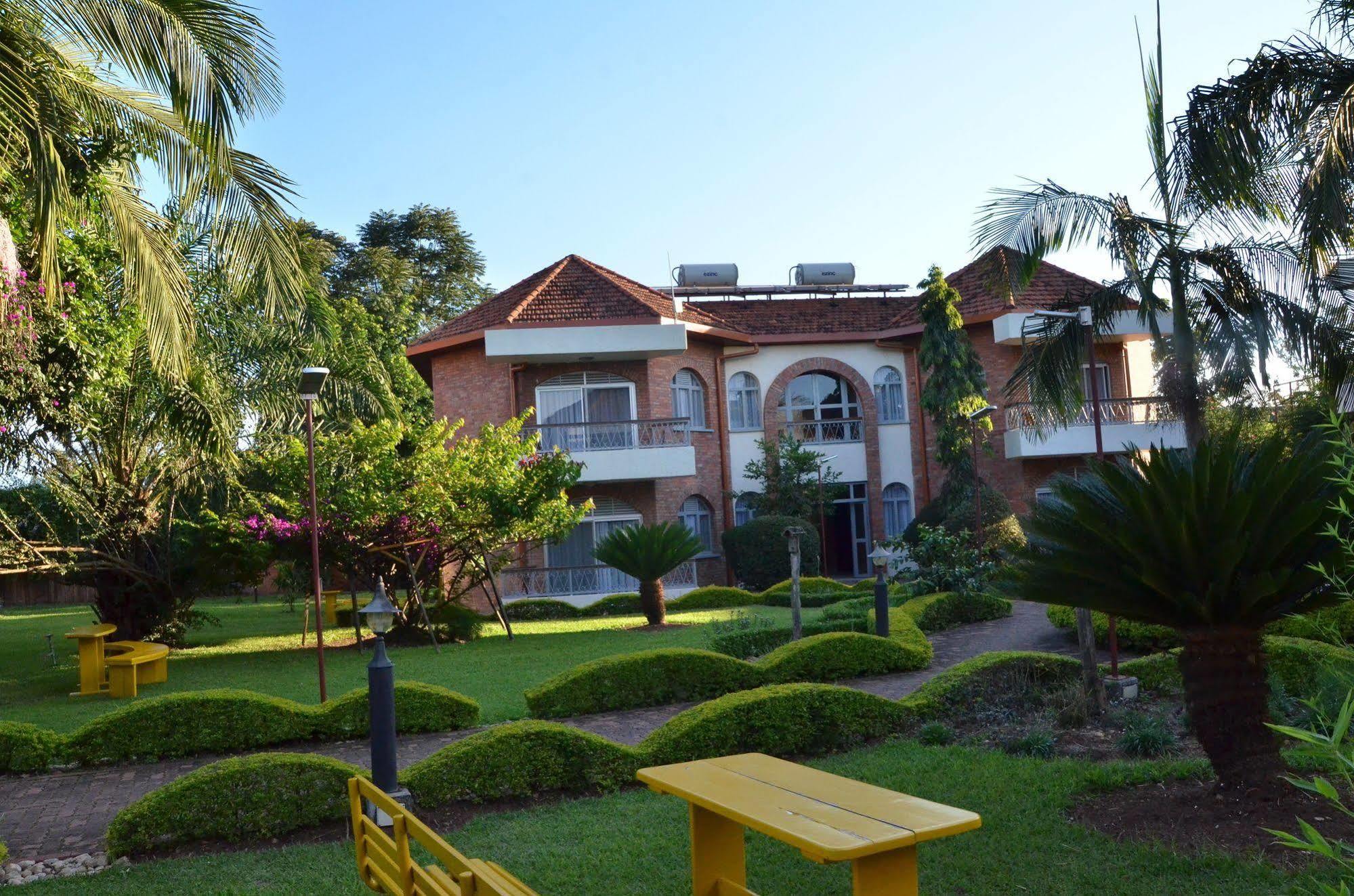 Hotel Chez Lando Kigali Bagian luar foto