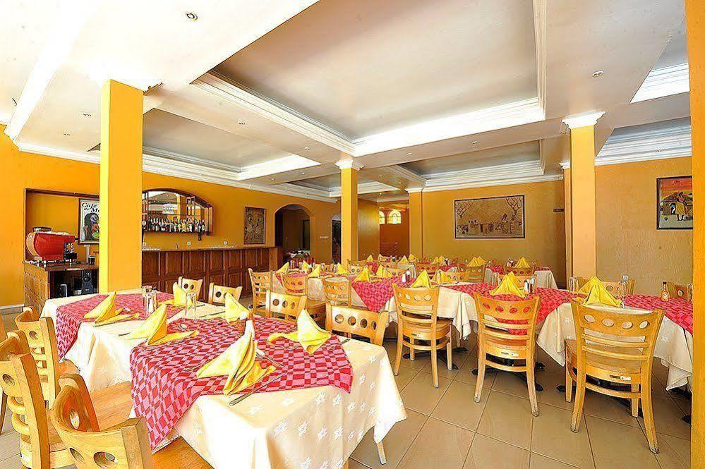 Hotel Chez Lando Kigali Bagian luar foto