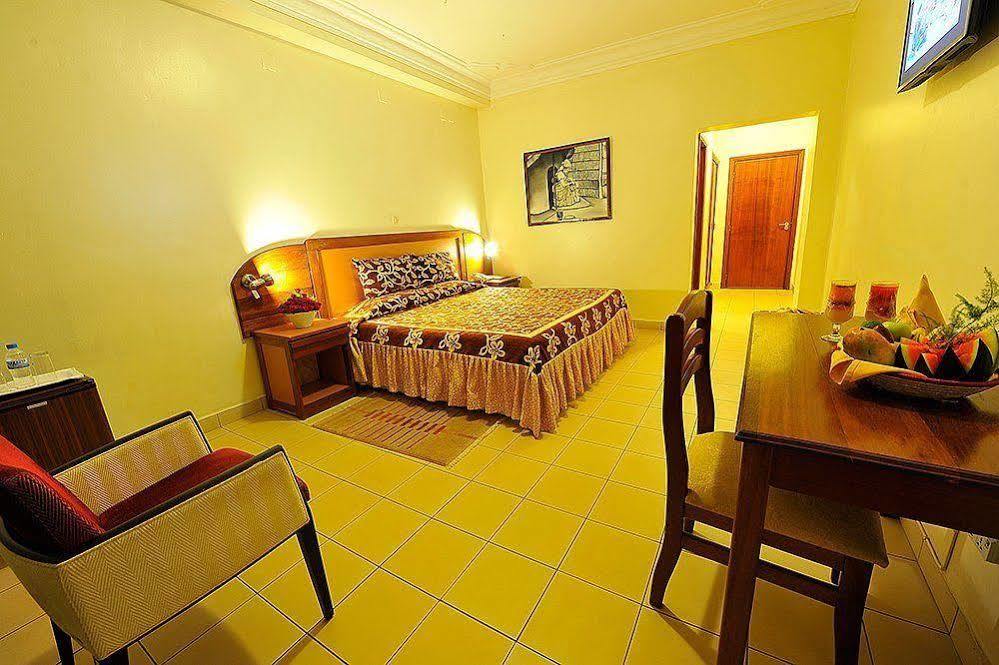 Hotel Chez Lando Kigali Bagian luar foto