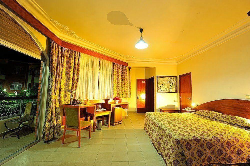 Hotel Chez Lando Kigali Bagian luar foto