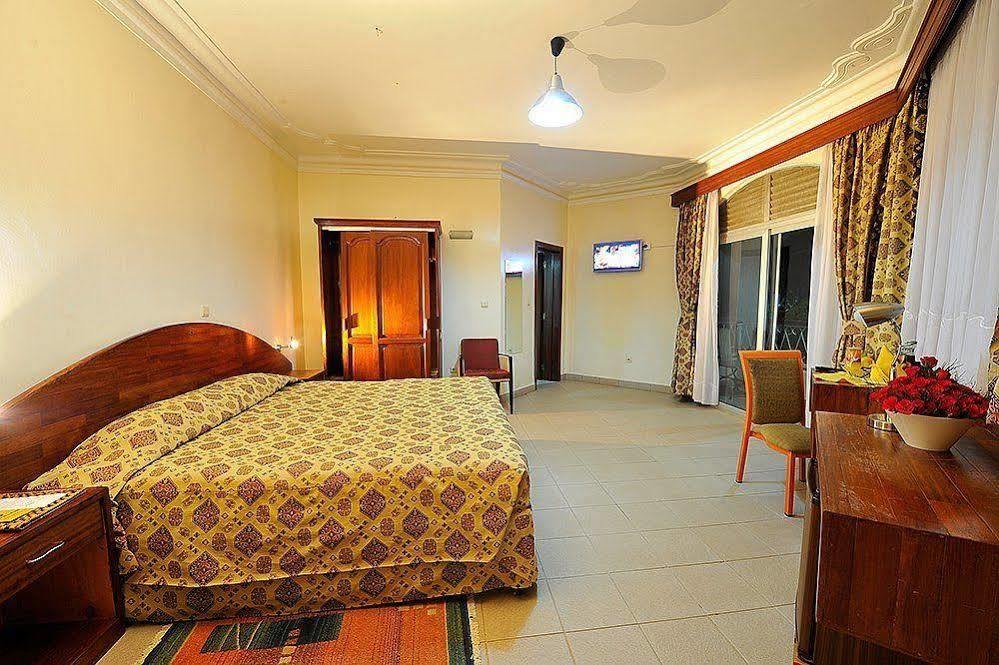 Hotel Chez Lando Kigali Bagian luar foto